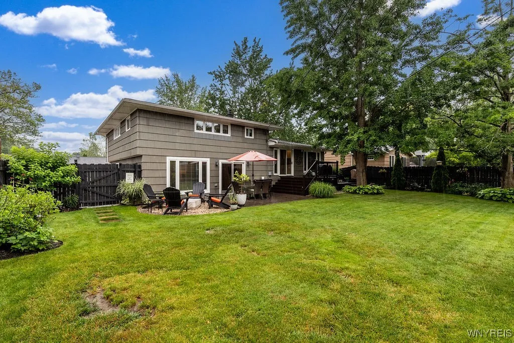 760 Westbrook Drive, North Tonawanda, New York 141, North Tonawanda, New York 14120, 4 Bedrooms Bedrooms, 14 Rooms Rooms,2 BathroomsBathrooms,Residential,Closed,760 Westbrook Drive, North Tonawanda, New York 141,B1617031