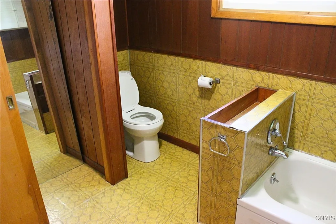 711 Wilbain Drive East, Utica, New York 13502, Utica, New York 13502, 2 Bedrooms Bedrooms, 7 Rooms Rooms,2 BathroomsBathrooms,Residential,Closed,711 Wilbain Drive East, Utica, New York 13502,0,S1614963