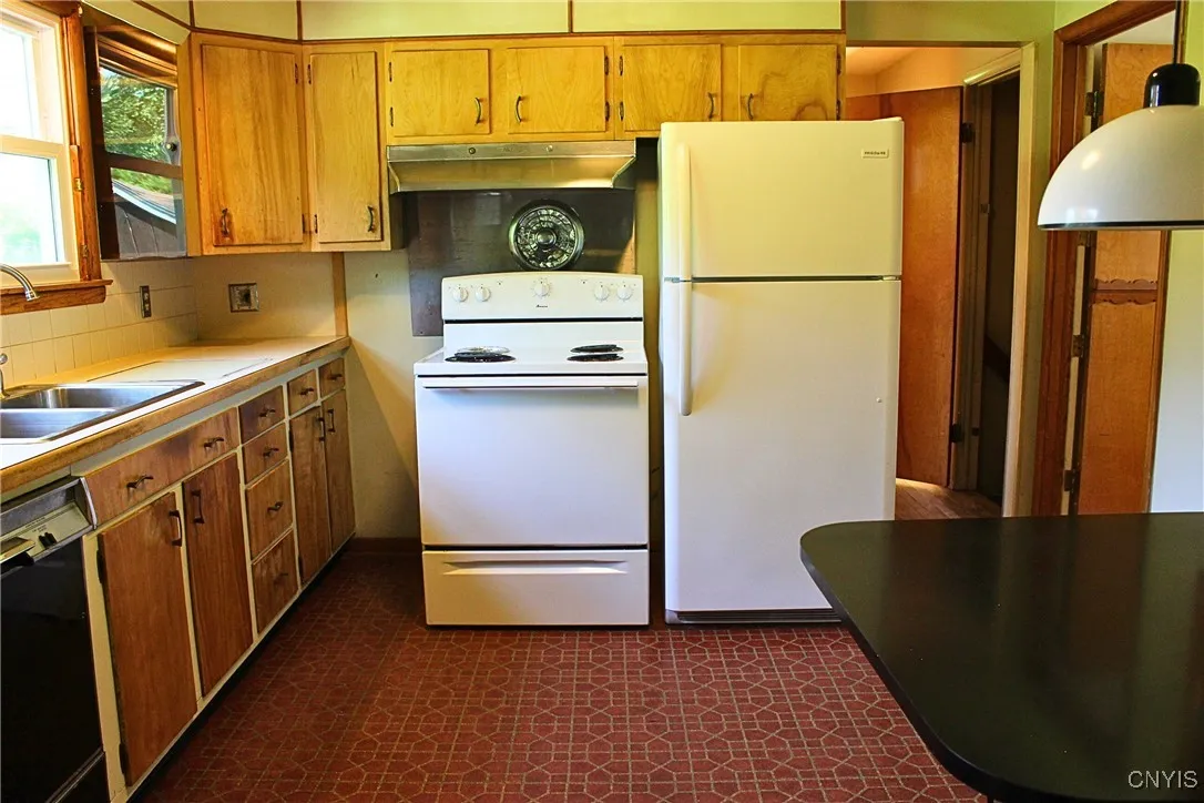 711 Wilbain Drive East, Utica, New York 13502, Utica, New York 13502, 2 Bedrooms Bedrooms, 7 Rooms Rooms,2 BathroomsBathrooms,Residential,Closed,711 Wilbain Drive East, Utica, New York 13502,0,S1614963