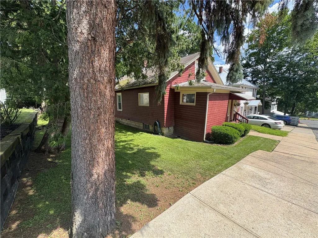 6 Highland Street, Oneonta-city, New York 13820, Oneonta, New York 13820, 2 Bedrooms Bedrooms, 6 Rooms Rooms,1 BathroomBathrooms,Residential,For Sale,6 Highland Street, Oneonta-city, New York 13820,R1618183