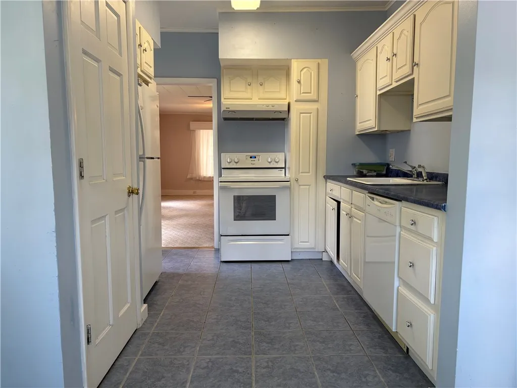 6 Highland Street, Oneonta-city, New York 13820, Oneonta, New York 13820, 2 Bedrooms Bedrooms, 6 Rooms Rooms,1 BathroomBathrooms,Residential,For Sale,6 Highland Street, Oneonta-city, New York 13820,R1618183
