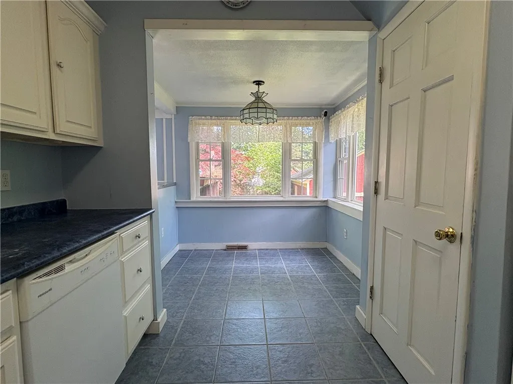 6 Highland Street, Oneonta-city, New York 13820, Oneonta, New York 13820, 2 Bedrooms Bedrooms, 6 Rooms Rooms,1 BathroomBathrooms,Residential,For Sale,6 Highland Street, Oneonta-city, New York 13820,R1618183
