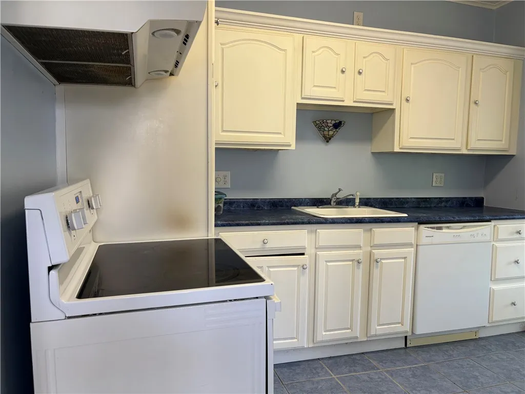 6 Highland Street, Oneonta-city, New York 13820, Oneonta, New York 13820, 2 Bedrooms Bedrooms, 6 Rooms Rooms,1 BathroomBathrooms,Residential,For Sale,6 Highland Street, Oneonta-city, New York 13820,R1618183