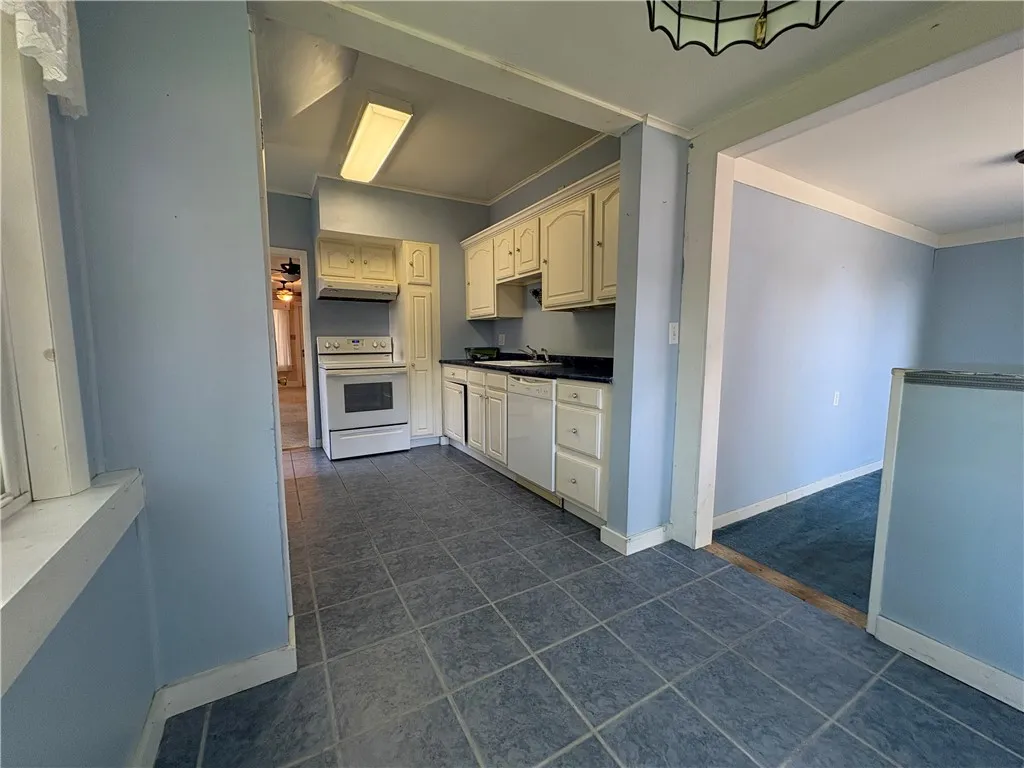 6 Highland Street, Oneonta-city, New York 13820, Oneonta, New York 13820, 2 Bedrooms Bedrooms, 6 Rooms Rooms,1 BathroomBathrooms,Residential,For Sale,6 Highland Street, Oneonta-city, New York 13820,R1618183