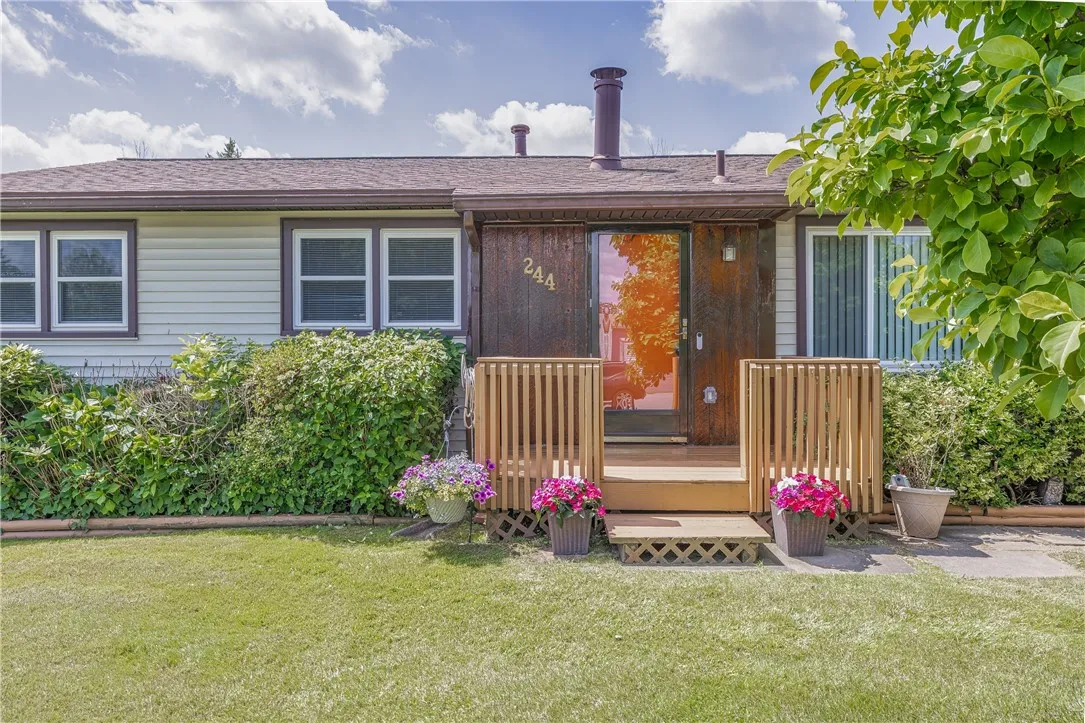 244 Wildflower Drive, Henrietta, New York 14623, Henrietta, New York 14623, 3 Bedrooms Bedrooms, 6 Rooms Rooms,1 BathroomBathrooms,Residential,Closed,244 Wildflower Drive, Henrietta, New York 14623,R1615661