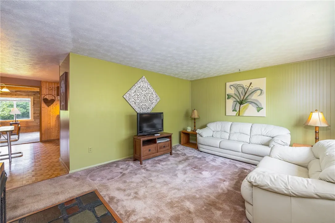 244 Wildflower Drive, Henrietta, New York 14623, Henrietta, New York 14623, 3 Bedrooms Bedrooms, 6 Rooms Rooms,1 BathroomBathrooms,Residential,Closed,244 Wildflower Drive, Henrietta, New York 14623,R1615661