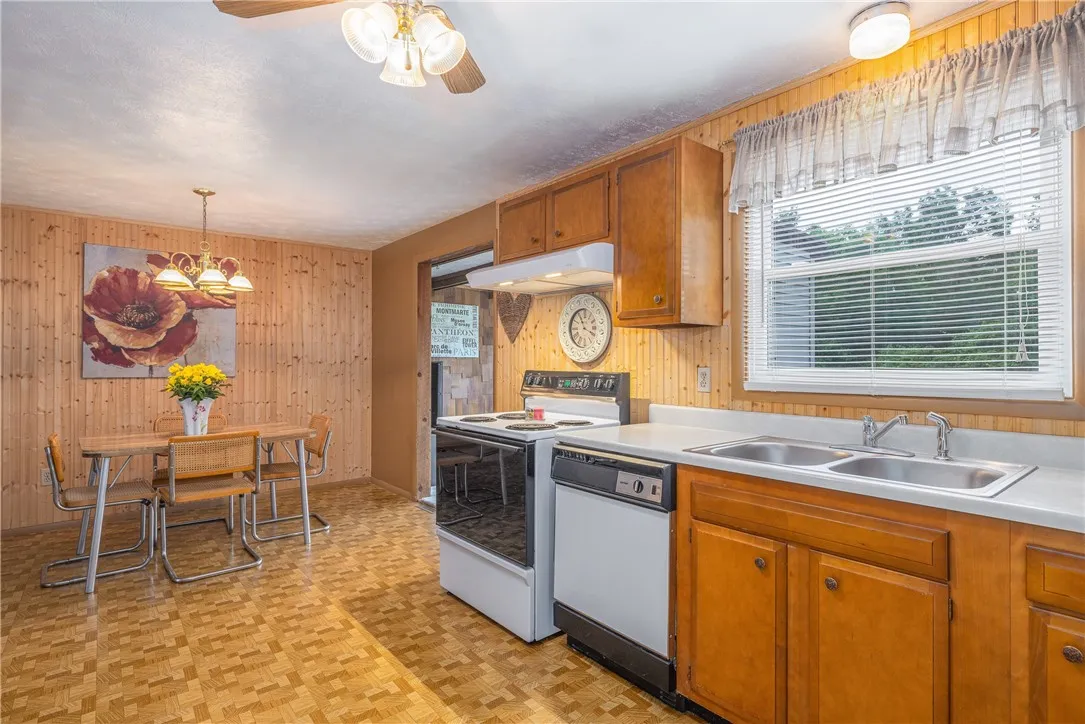 244 Wildflower Drive, Henrietta, New York 14623, Henrietta, New York 14623, 3 Bedrooms Bedrooms, 6 Rooms Rooms,1 BathroomBathrooms,Residential,Closed,244 Wildflower Drive, Henrietta, New York 14623,R1615661