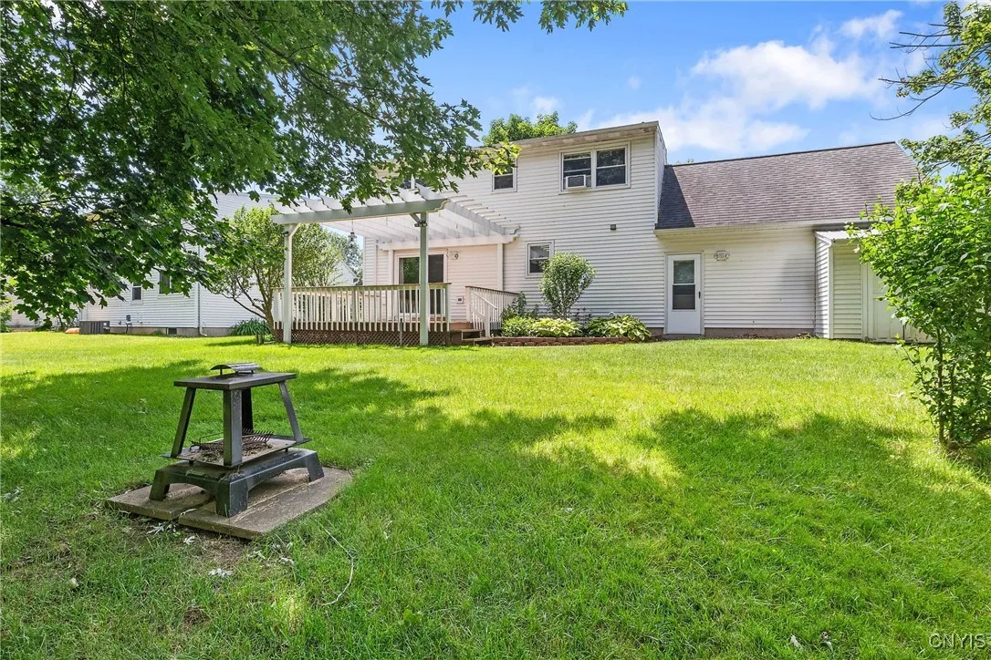 8403 Zenith Drive, Clay, New York 13027, Clay, New York 13027, 3 Bedrooms Bedrooms, 7 Rooms Rooms,2 BathroomsBathrooms,Residential,Closed,8403 Zenith Drive, Clay, New York 13027,0,S1614946