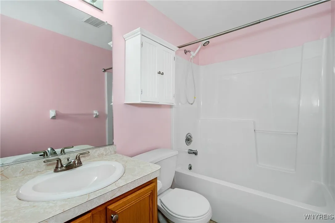 31 Olde Stone Lane, Lancaster, New York 14086, Lancaster, New York 14086, 2 Bedrooms Bedrooms, 5 Rooms Rooms,2 BathroomsBathrooms,Residential,Closed,31 Olde Stone Lane, Lancaster, New York 14086,B1617879