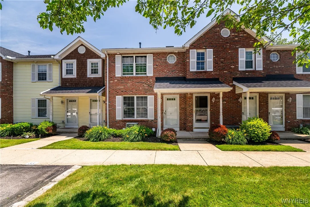 31 Olde Stone Lane, Lancaster, New York 14086, Lancaster, New York 14086, 2 Bedrooms Bedrooms, 5 Rooms Rooms,2 BathroomsBathrooms,Residential,Closed,31 Olde Stone Lane, Lancaster, New York 14086,B1617879