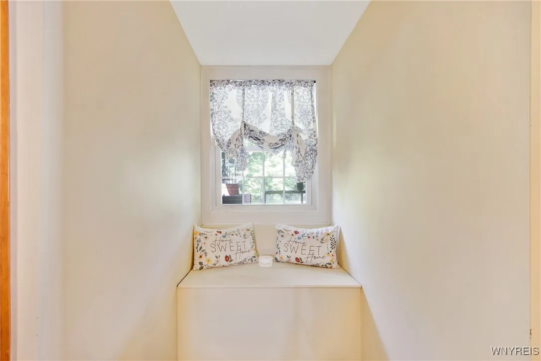 191 Lehn Springs Drive, Amherst, New York 14221, Amherst, New York 14221, 4 Bedrooms Bedrooms, 9 Rooms Rooms,1 BathroomBathrooms,Residential,Closed,191 Lehn Springs Drive, Amherst, New York 14221,0,B1617320