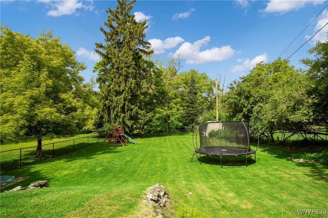 191 Lehn Springs Drive, Amherst, New York 14221, Amherst, New York 14221, 4 Bedrooms Bedrooms, 9 Rooms Rooms,1 BathroomBathrooms,Residential,Closed,191 Lehn Springs Drive, Amherst, New York 14221,0,B1617320
