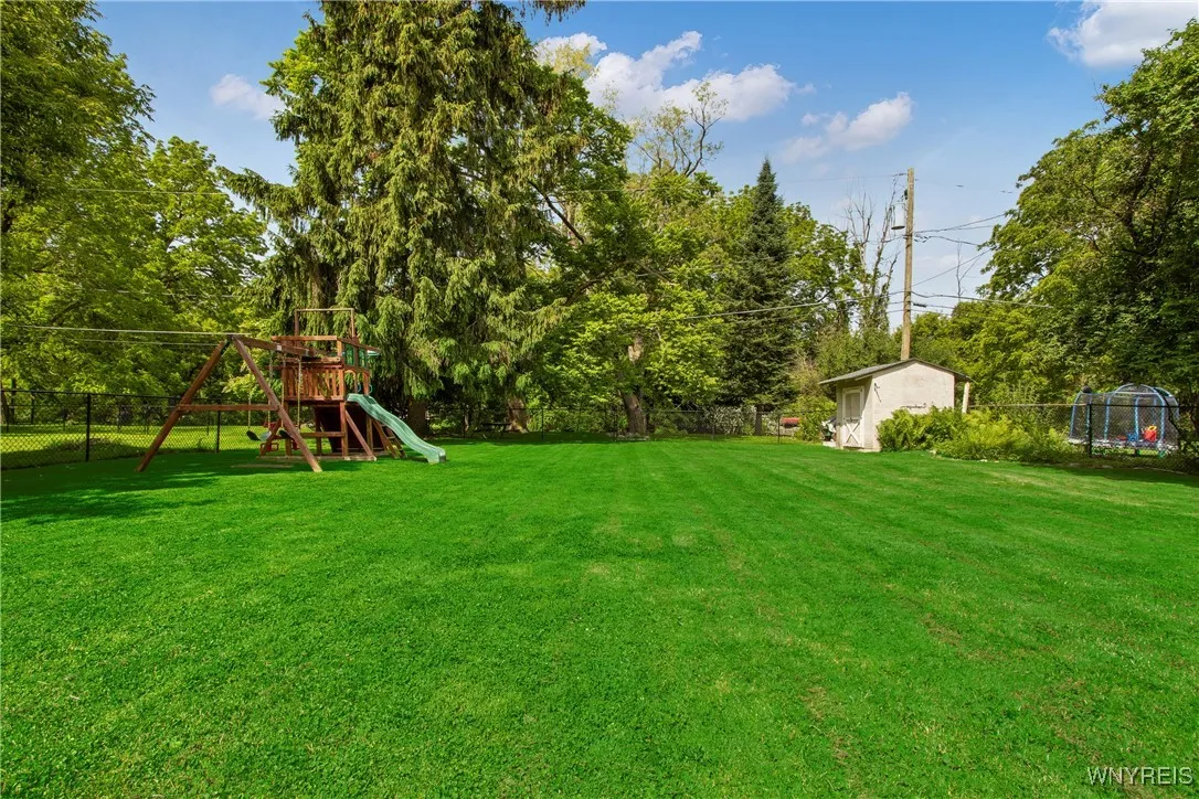 191 Lehn Springs Drive, Amherst, New York 14221, Amherst, New York 14221, 4 Bedrooms Bedrooms, 9 Rooms Rooms,1 BathroomBathrooms,Residential,Closed,191 Lehn Springs Drive, Amherst, New York 14221,0,B1617320