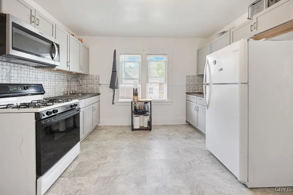 403 Valley Drive, Syracuse, New York 13207, Syracuse, New York 13207, 4 Bedrooms Bedrooms, ,2 BathroomsBathrooms,Residential,For Sale,403 Valley Drive, Syracuse, New York 13207,S1617773