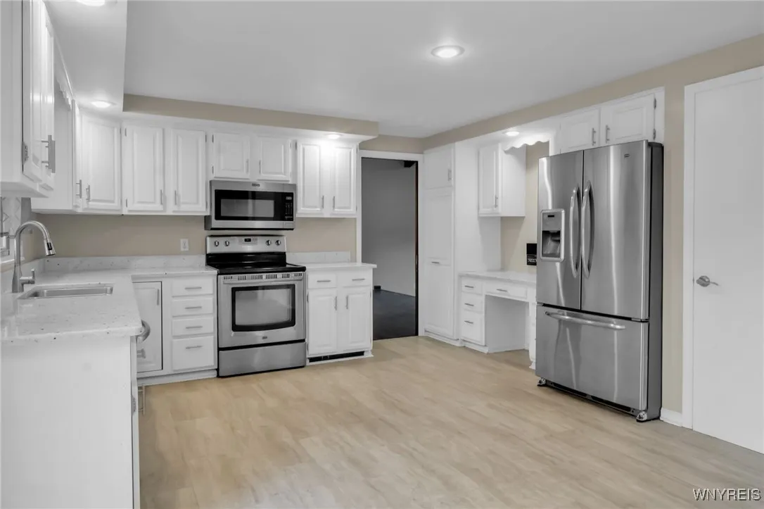 76 Obrien Drive, Lockport-city, New York 14094, Lockport City, New York 14094, 3 Bedrooms Bedrooms, 11 Rooms Rooms,2 BathroomsBathrooms,Residential,Closed,76 Obrien Drive, Lockport-city, New York 14094,0,B1617500