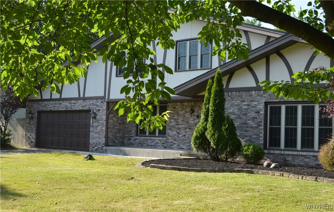 76 Obrien Drive, Lockport-city, New York 14094, Lockport City, New York 14094, 3 Bedrooms Bedrooms, 11 Rooms Rooms,2 BathroomsBathrooms,Residential,Closed,76 Obrien Drive, Lockport-city, New York 14094,0,B1617500