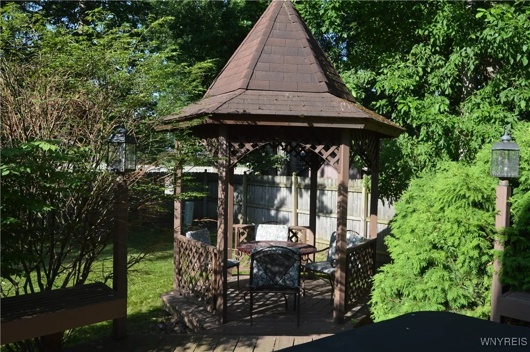 76 Obrien Drive, Lockport-city, New York 14094, Lockport City, New York 14094, 3 Bedrooms Bedrooms, 11 Rooms Rooms,2 BathroomsBathrooms,Residential,Closed,76 Obrien Drive, Lockport-city, New York 14094,0,B1617500