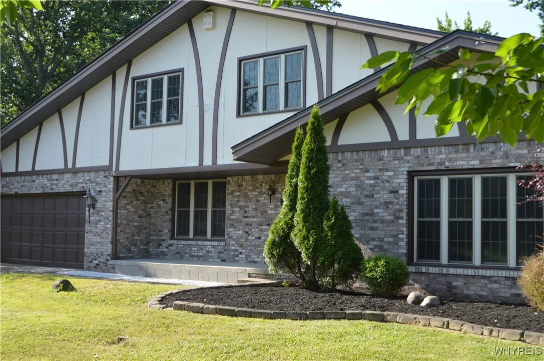 76 Obrien Drive, Lockport-city, New York 14094, Lockport City, New York 14094, 3 Bedrooms Bedrooms, 11 Rooms Rooms,2 BathroomsBathrooms,Residential,Closed,76 Obrien Drive, Lockport-city, New York 14094,0,B1617500