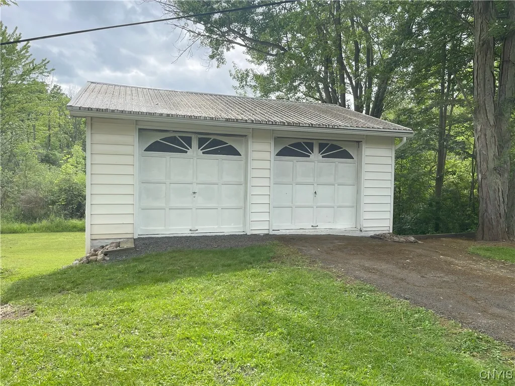 Detached 2 car garage