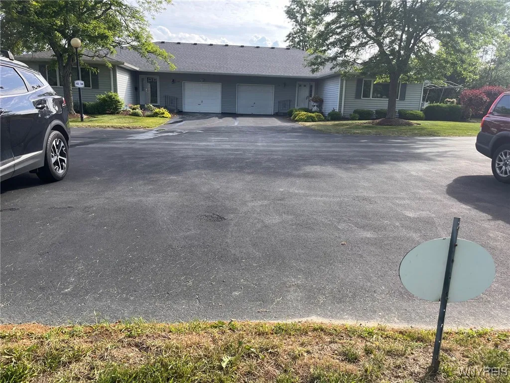 5861 Goodrich Road 6d, Clarence, New York 14032, Clarence, New York 14032, 2 Bedrooms Bedrooms, 7 Rooms Rooms,2 BathroomsBathrooms,Residential,For Sale,5861 Goodrich Road 6d, Clarence, New York 14032,B1617802