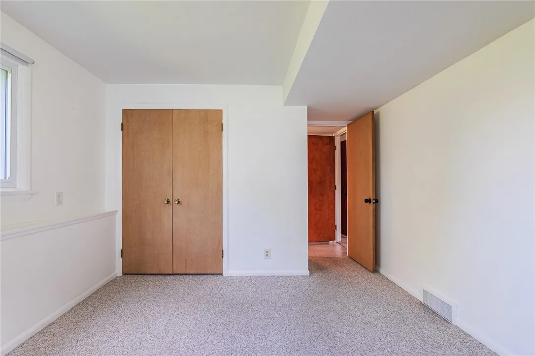 164 Queens Lane, Irondequoit, New York 14617, Irondequoit, New York 14617, 4 Bedrooms Bedrooms, 11 Rooms Rooms,2 BathroomsBathrooms,Residential,Closed,164 Queens Lane, Irondequoit, New York 14617,0,R1617343