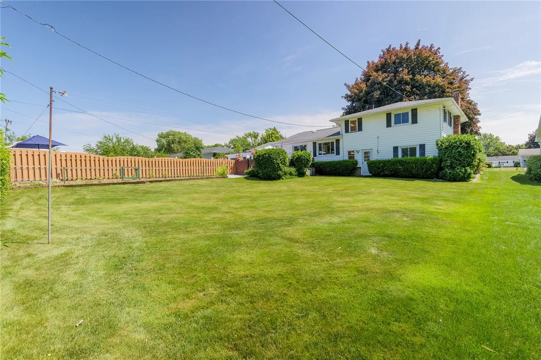 164 Queens Lane, Irondequoit, New York 14617, Irondequoit, New York 14617, 4 Bedrooms Bedrooms, 11 Rooms Rooms,2 BathroomsBathrooms,Residential,Closed,164 Queens Lane, Irondequoit, New York 14617,0,R1617343