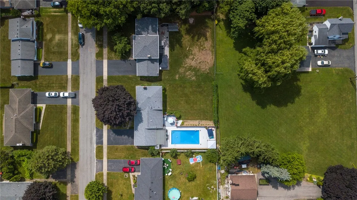 164 Queens Lane, Irondequoit, New York 14617, Irondequoit, New York 14617, 4 Bedrooms Bedrooms, 11 Rooms Rooms,2 BathroomsBathrooms,Residential,Closed,164 Queens Lane, Irondequoit, New York 14617,0,R1617343