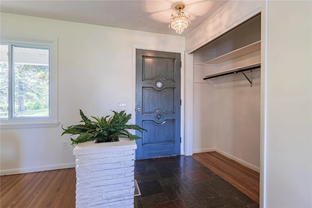164 Queens Lane, Irondequoit, New York 14617, Irondequoit, New York 14617, 4 Bedrooms Bedrooms, 11 Rooms Rooms,2 BathroomsBathrooms,Residential,Closed,164 Queens Lane, Irondequoit, New York 14617,0,R1617343