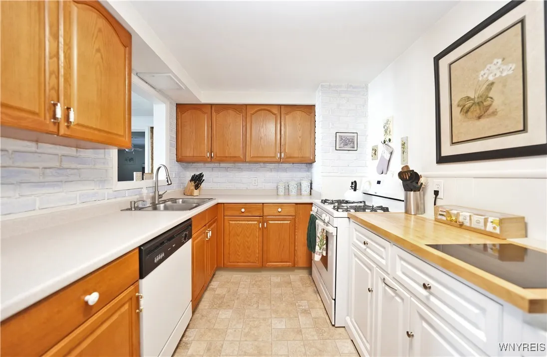 248 Chamberlin Drive, West Seneca, New York 14210, West Seneca, New York 14210, 3 Bedrooms Bedrooms, 7 Rooms Rooms,1 BathroomBathrooms,Residential,Closed,248 Chamberlin Drive, West Seneca, New York 14210,0,B1617928