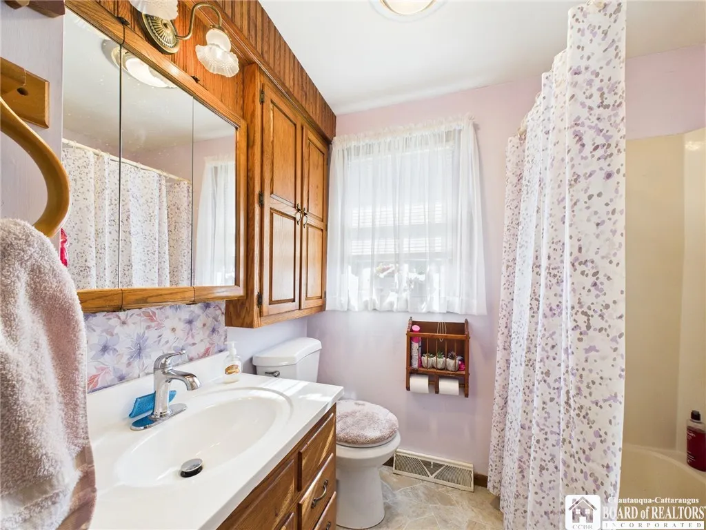 407 North Clark Street, Olean-city, New York 14760, Olean, New York 14760, 3 Bedrooms Bedrooms, 8 Rooms Rooms,2 BathroomsBathrooms,Residential,Closed,407 North Clark Street, Olean-city, New York 14760,0,R1618192