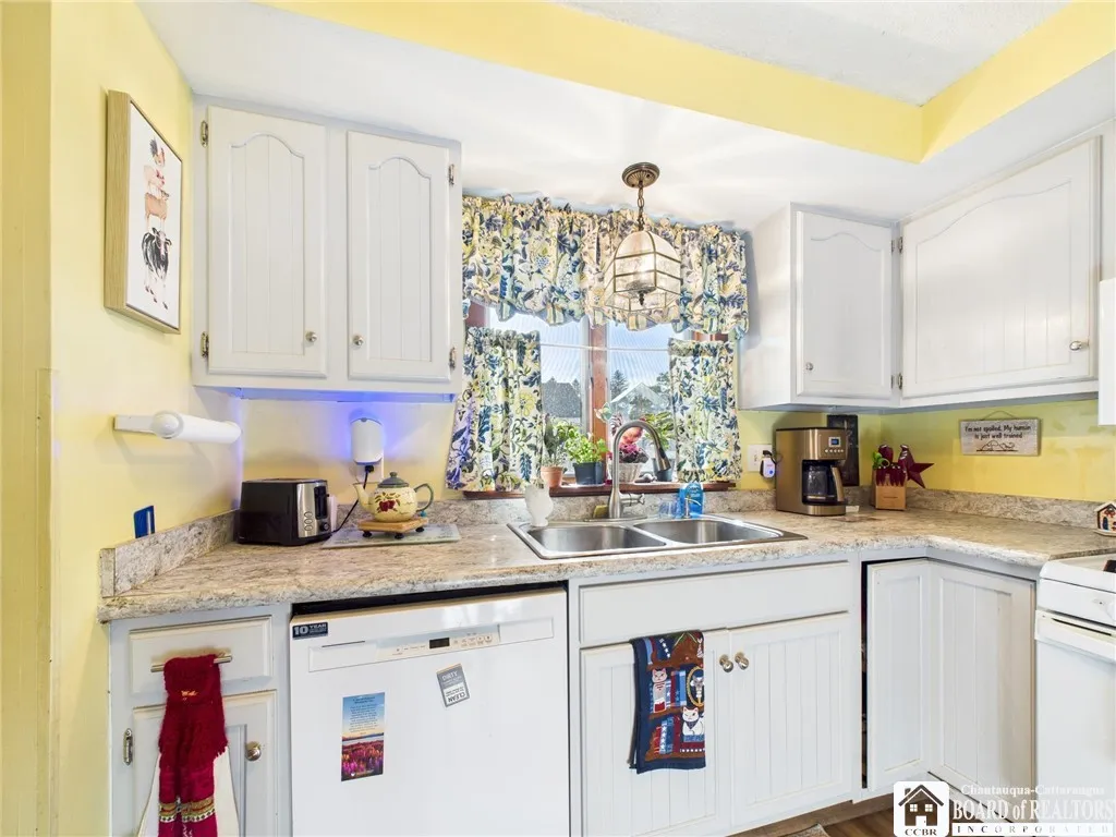 407 North Clark Street, Olean-city, New York 14760, Olean, New York 14760, 3 Bedrooms Bedrooms, 8 Rooms Rooms,2 BathroomsBathrooms,Residential,Closed,407 North Clark Street, Olean-city, New York 14760,0,R1618192