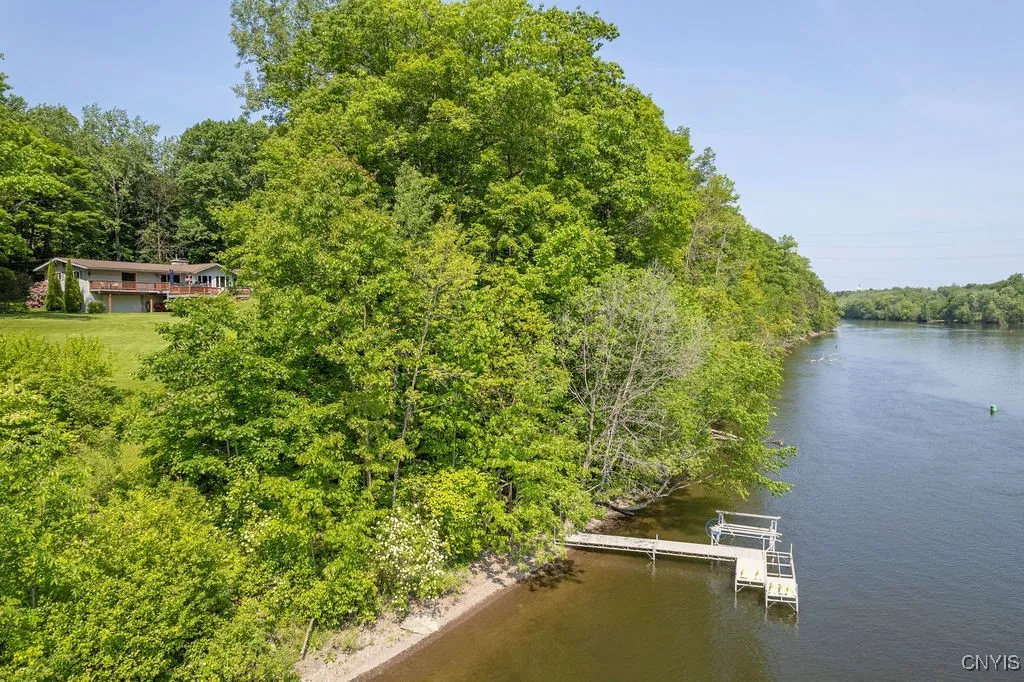 20 Hickory Grove Rd Spur, Minetto, New York 13069, Minetto, New York 13069, 4 Bedrooms Bedrooms, 10 Rooms Rooms,3 BathroomsBathrooms,Residential,Closed,20 Hickory Grove Rd Spur, Minetto, New York 13069,0,S1617290