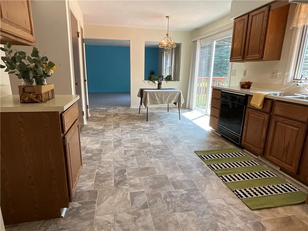 86 Hallock Road, Chili, New York 14624, Chili, New York 14624, 3 Bedrooms Bedrooms, 6 Rooms Rooms,2 BathroomsBathrooms,Residential,Closed,86 Hallock Road, Chili, New York 14624,0,R1618253