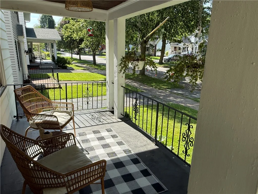 61 Winbourne Road, Rochester, New York 14611, Rochester, New York 14611, 3 Bedrooms Bedrooms, 7 Rooms Rooms,1 BathroomBathrooms,Residential,Closed,61 Winbourne Road, Rochester, New York 14611,0,R1617536