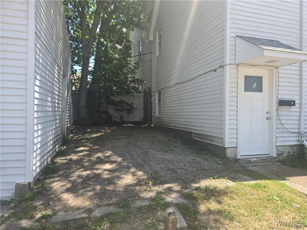 330 Potomac Avenue, Buffalo, New York 14213, Buffalo, New York 14213, 6 Bedrooms Bedrooms, ,4 BathroomsBathrooms,Residential,Closed,330 Potomac Avenue, Buffalo, New York 14213,0,B1617474