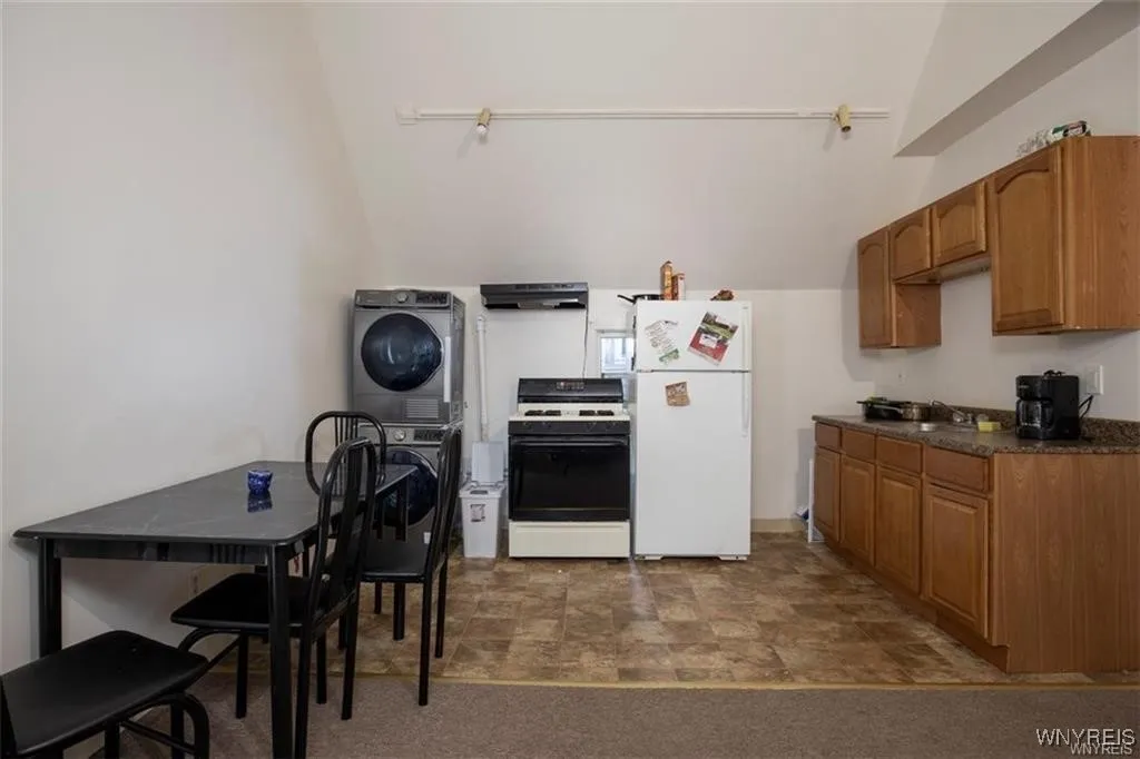 330 Potomac Avenue, Buffalo, New York 14213, Buffalo, New York 14213, 6 Bedrooms Bedrooms, ,4 BathroomsBathrooms,Residential,Closed,330 Potomac Avenue, Buffalo, New York 14213,0,B1617474