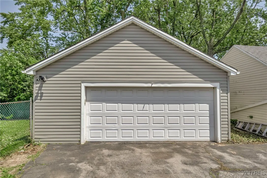 2.5 car detached garage