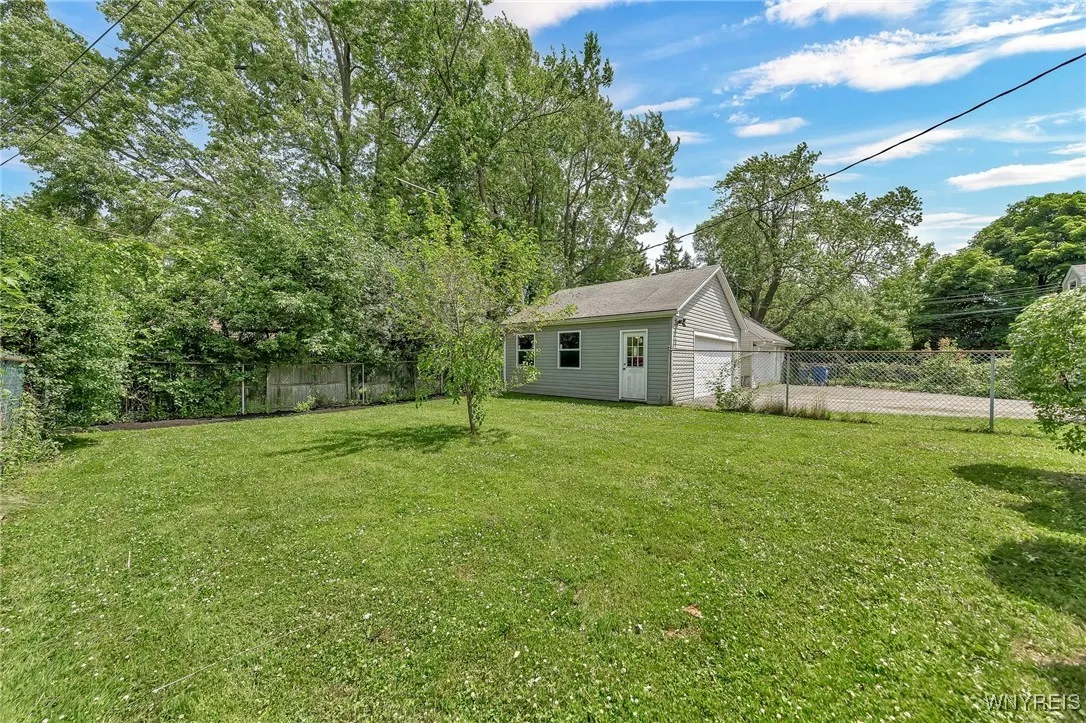 Spacious fully fenced backyard