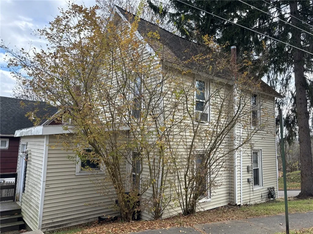 57 Ravine Street, Hornell, New York 14843, Hornell, New York 14843, 2 Bedrooms Bedrooms, 6 Rooms Rooms,1 BathroomBathrooms,Residential,For Sale,57 Ravine Street, Hornell, New York 14843,R1618348