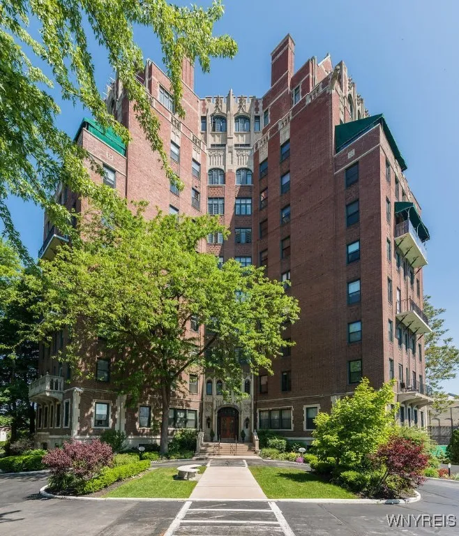 800 West Ferry Street 10d, Buffalo, New York 14222, Buffalo, New York 14222, 1 Bedroom Bedrooms, 4 Rooms Rooms,2 BathroomsBathrooms,Residential,Closed,800 West Ferry Street 10d, Buffalo, New York 14222,B1607533