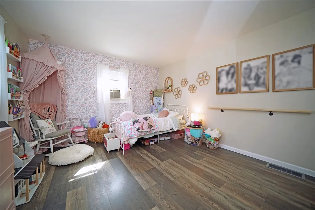 212 Lynhurst Avenue, Horseheads, New York 14845, Horseheads, New York 14845, 4 Bedrooms Bedrooms, 7 Rooms Rooms,2 BathroomsBathrooms,Residential,Closed,212 Lynhurst Avenue, Horseheads, New York 14845,R1618170