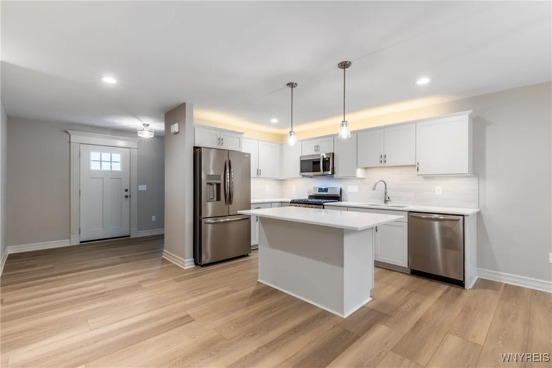 30 Essex Woods Lane B, Amherst, New York 14228, Amherst, New York 14228, 3 Bedrooms Bedrooms, 7 Rooms Rooms,2 BathroomsBathrooms,Residential,For Sale,30 Essex Woods Lane B, Amherst, New York 14228,B1618148