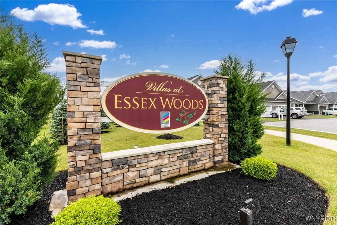 30 Essex Woods Lane B, Amherst, New York 14228, Amherst, New York 14228, 3 Bedrooms Bedrooms, 7 Rooms Rooms,2 BathroomsBathrooms,Residential,For Sale,30 Essex Woods Lane B, Amherst, New York 14228,B1618148
