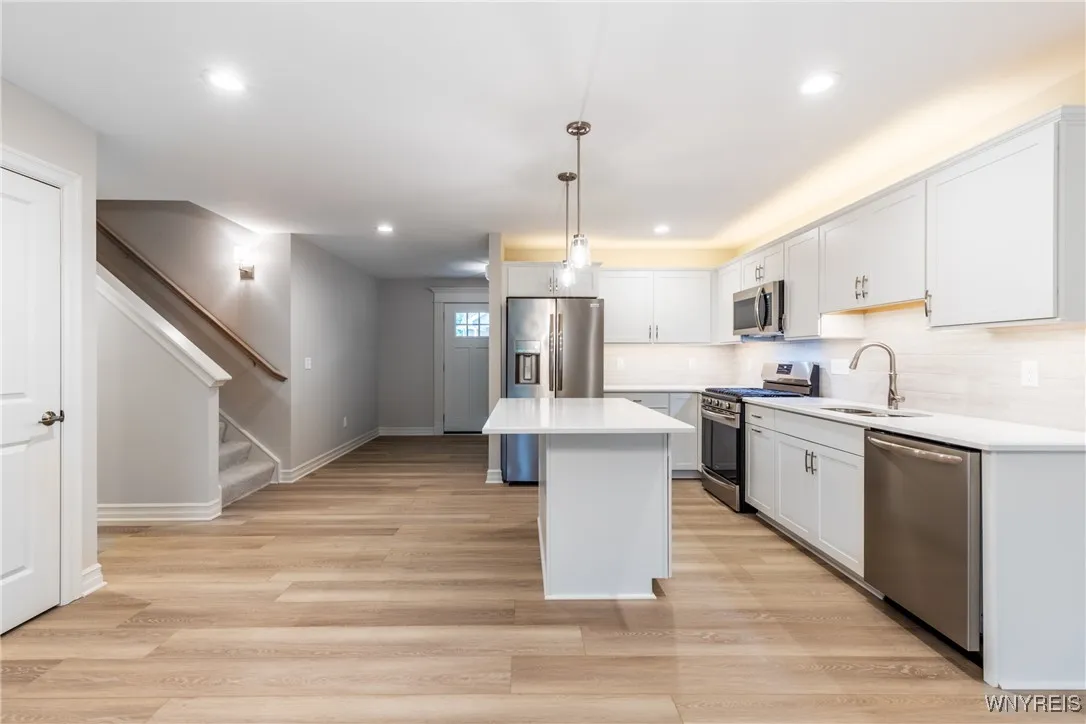 30 Essex Woods Lane B, Amherst, New York 14228, Amherst, New York 14228, 3 Bedrooms Bedrooms, 7 Rooms Rooms,2 BathroomsBathrooms,Residential,For Sale,30 Essex Woods Lane B, Amherst, New York 14228,B1618148
