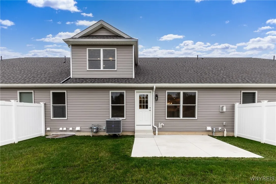 30 Essex Woods Lane B, Amherst, New York 14228, Amherst, New York 14228, 3 Bedrooms Bedrooms, 7 Rooms Rooms,2 BathroomsBathrooms,Residential,For Sale,30 Essex Woods Lane B, Amherst, New York 14228,B1618148