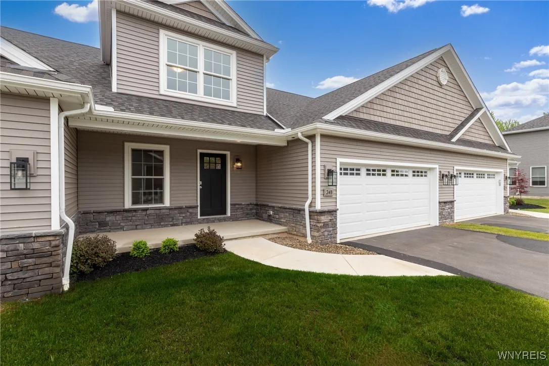 30 Essex Woods Lane B, Amherst, New York 14228, Amherst, New York 14228, 3 Bedrooms Bedrooms, 7 Rooms Rooms,2 BathroomsBathrooms,Residential,For Sale,30 Essex Woods Lane B, Amherst, New York 14228,B1618148