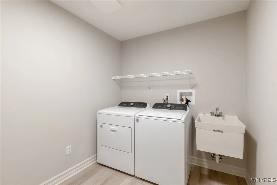 30 Essex Woods Lane B, Amherst, New York 14228, Amherst, New York 14228, 3 Bedrooms Bedrooms, 7 Rooms Rooms,2 BathroomsBathrooms,Residential,For Sale,30 Essex Woods Lane B, Amherst, New York 14228,B1618148