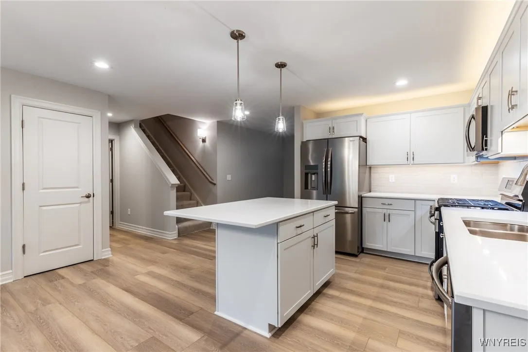 30 Essex Woods Lane B, Amherst, New York 14228, Amherst, New York 14228, 3 Bedrooms Bedrooms, 7 Rooms Rooms,2 BathroomsBathrooms,Residential,For Sale,30 Essex Woods Lane B, Amherst, New York 14228,B1618148