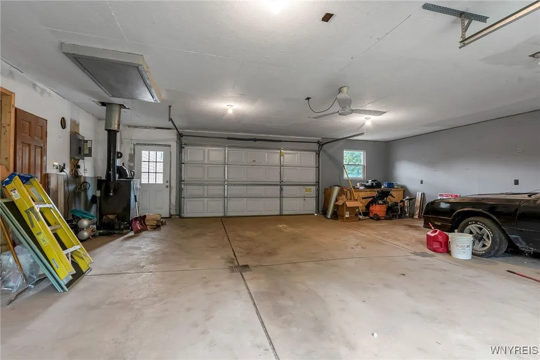 Attached 3 car garage!!