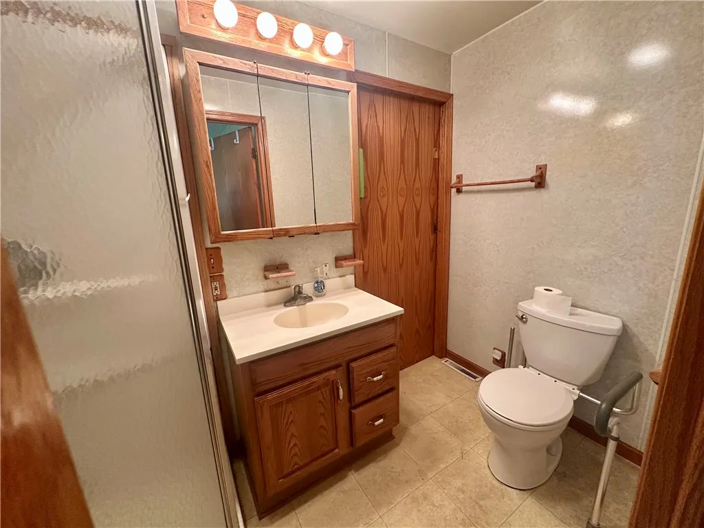 22 North Main Street, Elba, New York 14058, Elba, New York 14058, 2 Bedrooms Bedrooms, 6 Rooms Rooms,1 BathroomBathrooms,Residential,Closed,22 North Main Street, Elba, New York 14058,0,R1617295